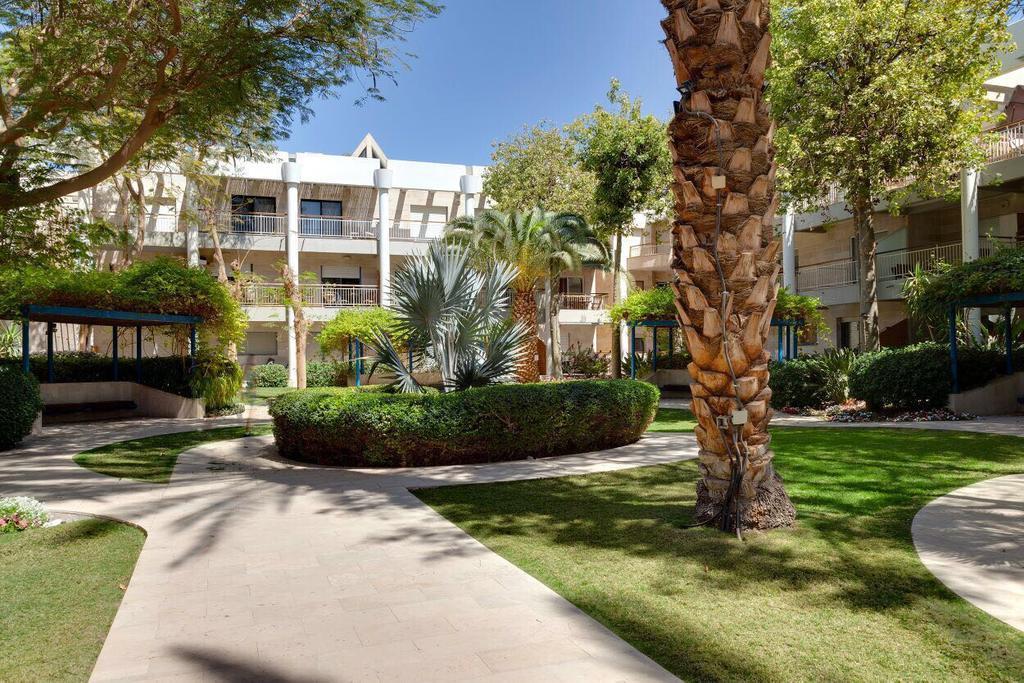 Royal Park Apartment *